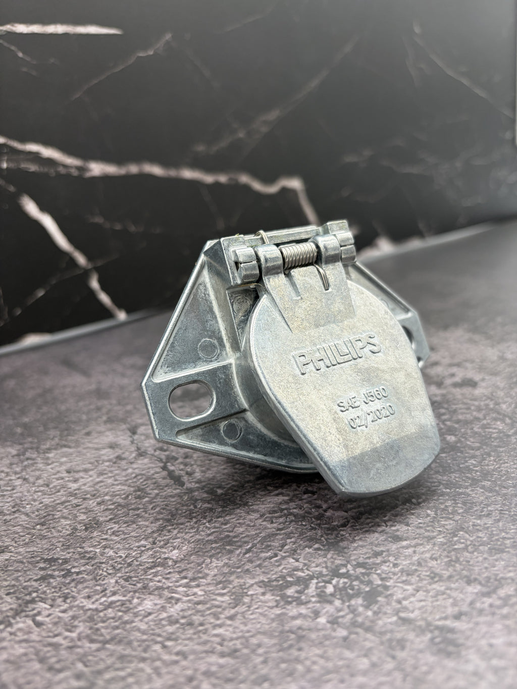 7-Way Truck & Trailer Plug Chrome & Old-School Phillips Styles