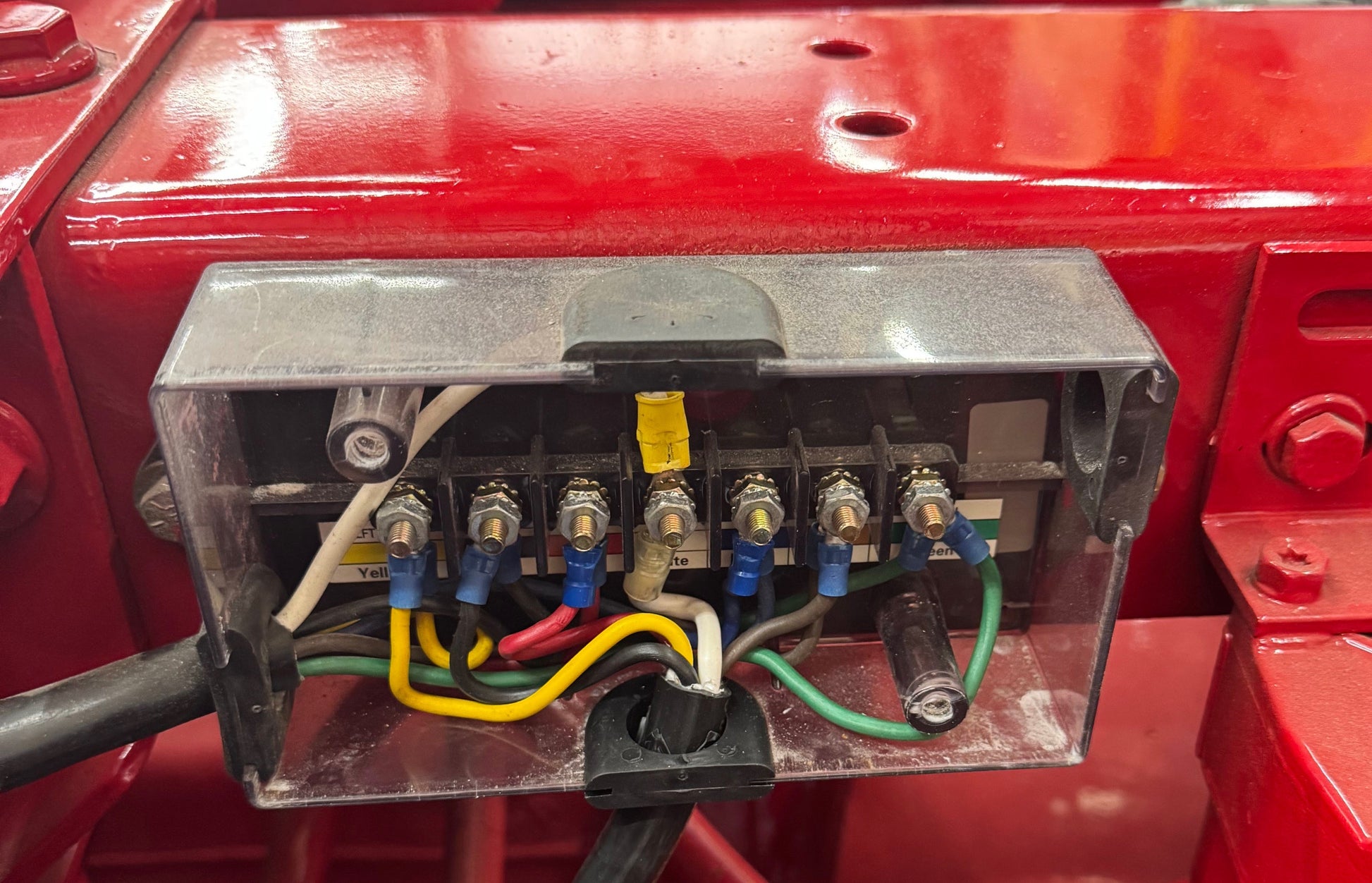 15-961 Junction Box | 7-Way Wiring Junction Box with Stud Terminals